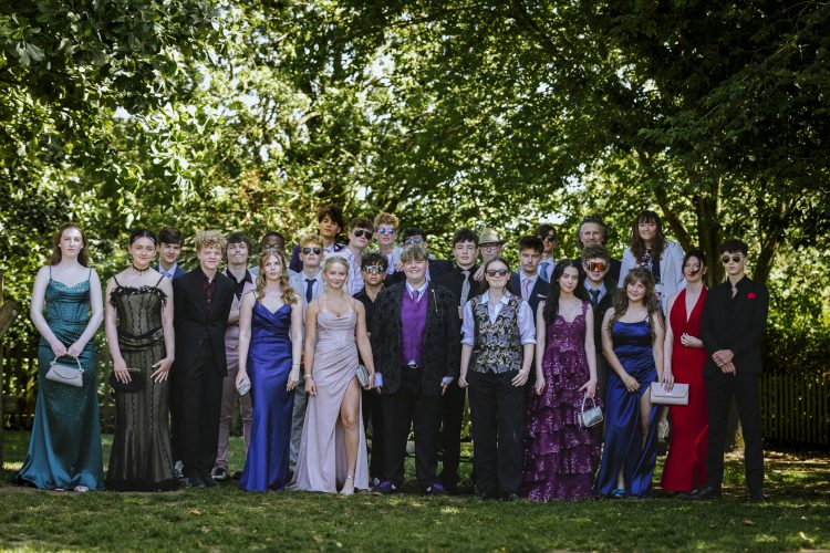 PRIORY SCHOOL LEAVERS WAVE GOODBYE IN STYLE WITH RED CARPET SEND-OFF