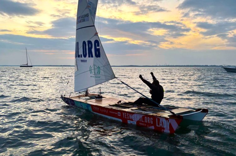 DANI MAKES HISTORY AS FIRST BLIND PERSON TO SAIL SOLO AROUND THE ISLE OF WIGHT