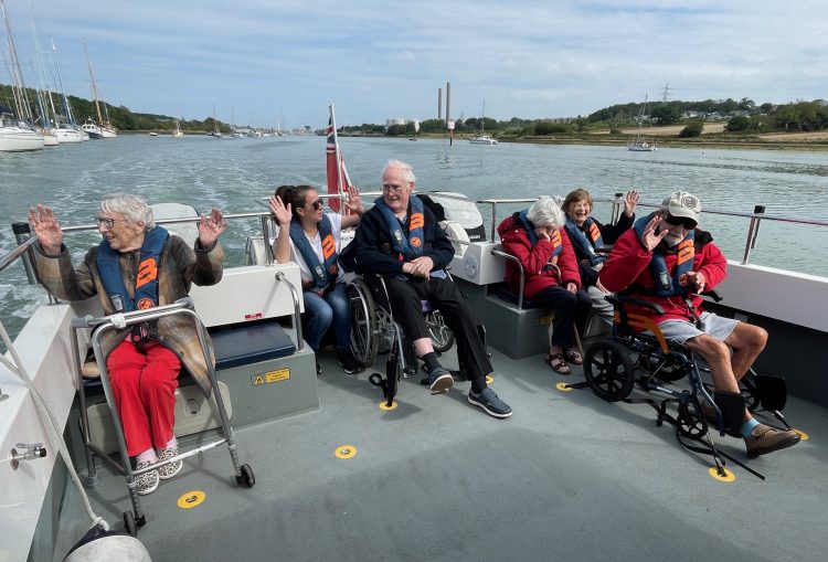 OLD CHARLTON RESIDENTS ENJOY SAILING EXPERIENCE WITH WETWHEELS AND COWES SAILABILITY