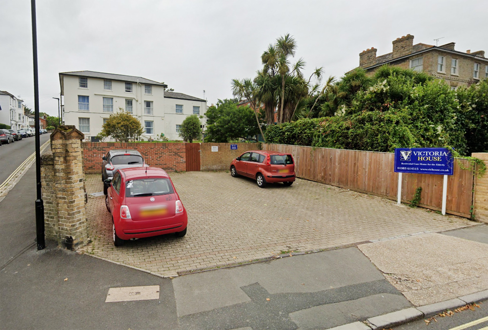 RYDE CARE HOME HIT WITH 2 STAR HYGIENE RATING PROMISES ‘FULL KITCHEN’ REFURB