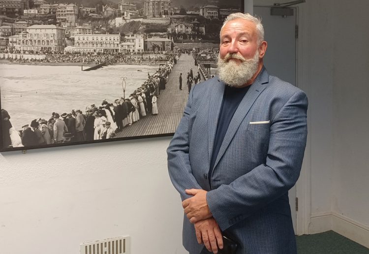 VENTNOR TOWN COUNCIL IN ‘DIRE STRAITS’ AS LIBRARY FUNDING FACES REVIEW