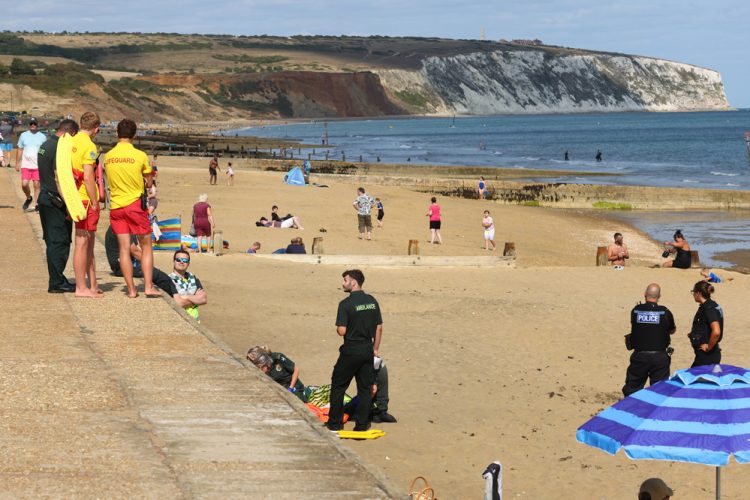 CYCLIST INJURED AFTER BEING ‘PUSHED’ OFF SEA WALL IN SANDOWN – ARREST MADE