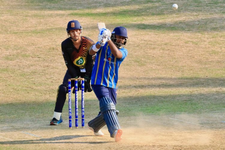 PHOTOS: STEEPHILL PACKED FOR LASHINGS SHOWDOWN AS VENTNOR TITLE BID CONTINUES