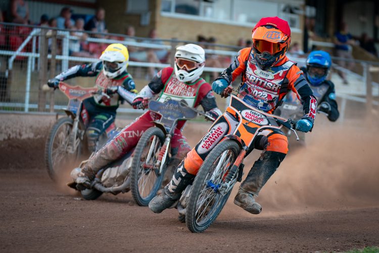 DEPLETED ‘WEST WIGHT HEROES’ SNATCH BEST PAIRS VICTORY IN DRAMATIC NIGHT AT SMALLBROOK