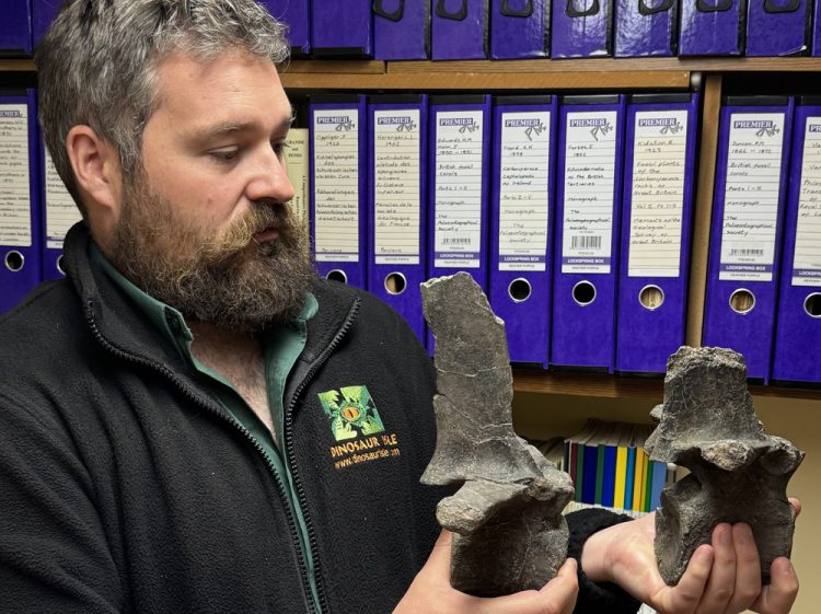 FOSSIL HUNTER’S LEGACY LIVES ON WITH DISCOVERY OF ‘SAIL-SPINE’ DINOSAUR
