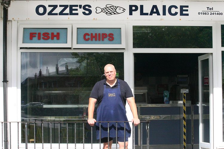 EXCLUSIVE: PLAICE IN GOOD HANDS! STEVE AND ELVIE COOPER TAKE OVER OZZE’S