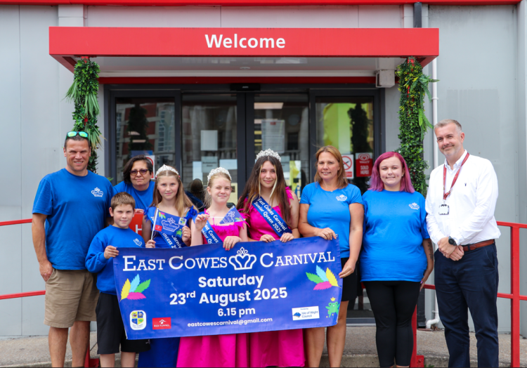 EAST COWES CARNIVAL BACK TODAY AFTER 30 YEARS – WITH HELP FROM RED FUNNEL