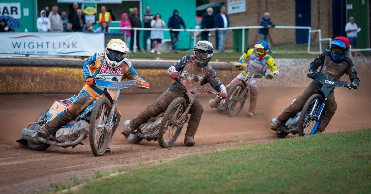 SUPERB SPEEDWAY ACTION AS CRADLEY CLAIM STEVE PIPER MEMORIAL TROPHY