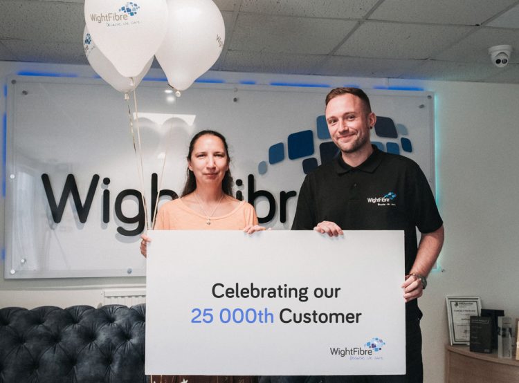 WIGHTFIBRE CELEBRATES 25,000TH CUSTOMER WITH LAPTOP AND PHONE THANK YOU