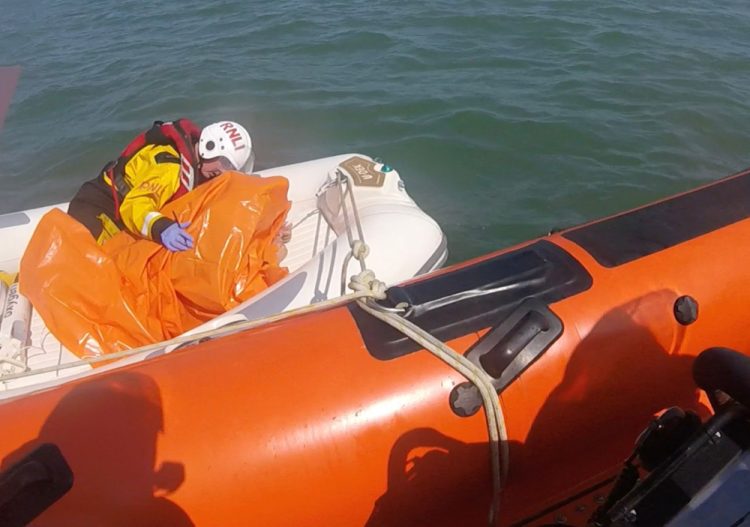 COWES RNLI RESPOND TO SERIOUS BACK INJURY AT WEST LEPE