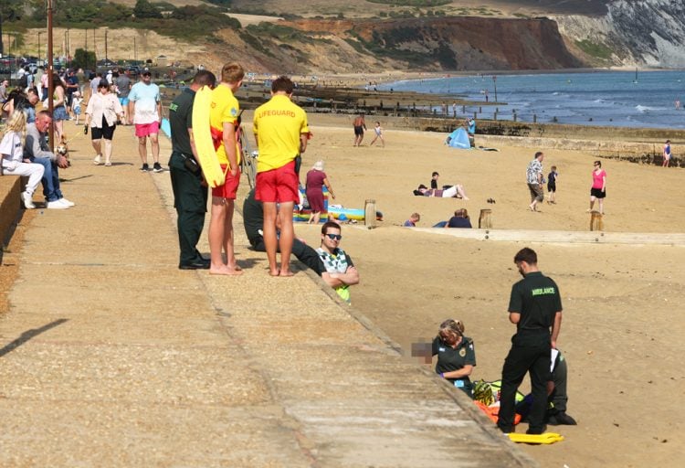 CYCLIST INJURED AFTER BEING ‘PUSHED’ OFF SEA WALL IN SANDOWN – ARREST MADE