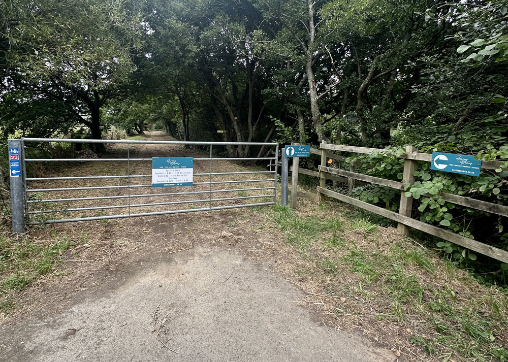 NEW RED SQUIRREL TRAIL LINK TO HARVEY BROWNS OFFICIALLY OPENS