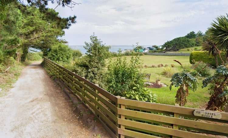 ROAD CLOSED AS CYCLIST KNOCKED OFF BIKE IN COWES