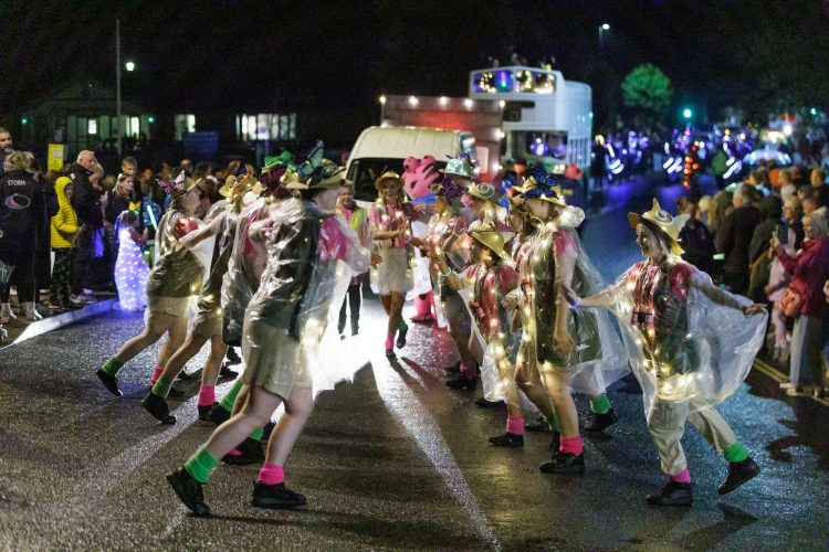 CROWDS BRAVE THE RAIN FOR RYDE’S ILLUMINATED CARNIVAL FINALE
