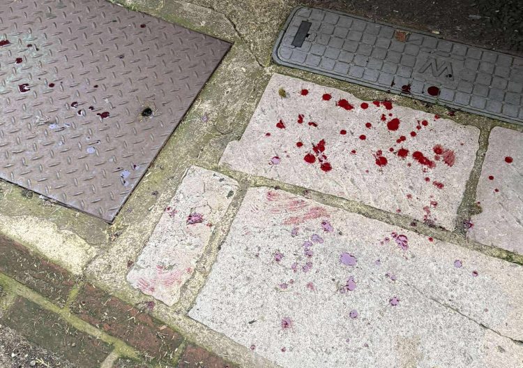CORDON ERECTED IN BRADING AS SERIOUS INCIDENT LEAVES BLOOD SPLATTERED ON PAVEMENT