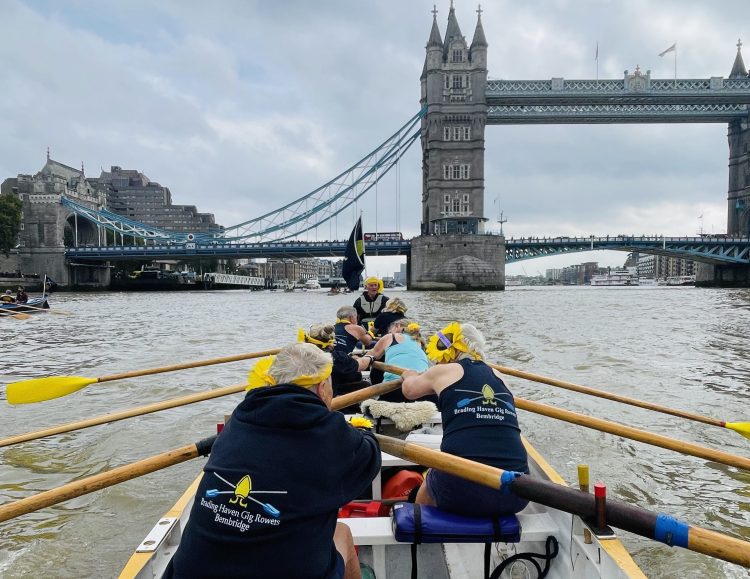 BRADING HAVEN ROWERS COMPLETE GREAT RIVER RACE AND RAISE FUNDS FOR MOUNTBATTEN
