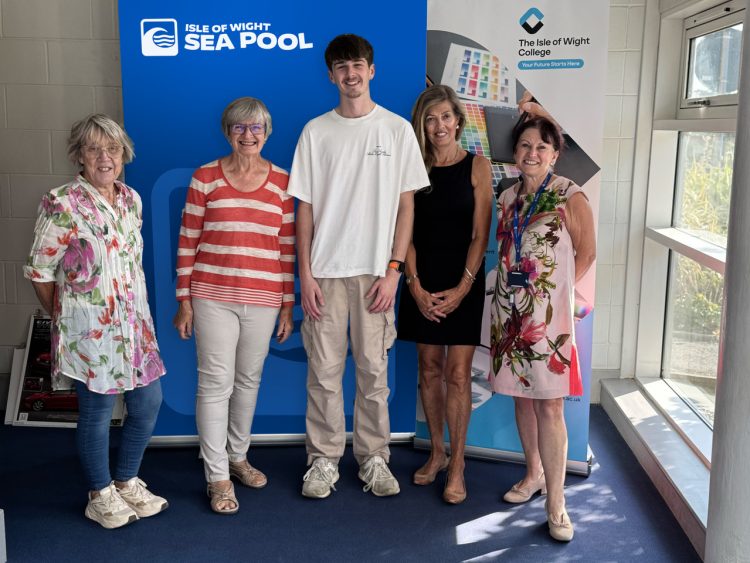 ISLE OF WIGHT COLLEGE STUDENT DESIGNS NEW BRAND IDENTITY FOR SEA POOL PROJECT