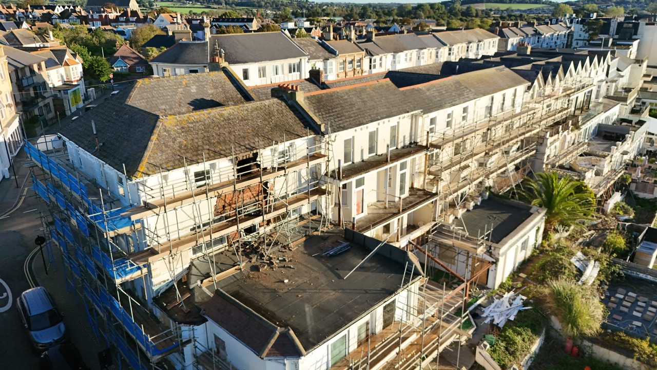 FIREFIGHTERS TACKLE EARLY HOURS FIRE AT DERELICT HOTEL IN SANDOWN