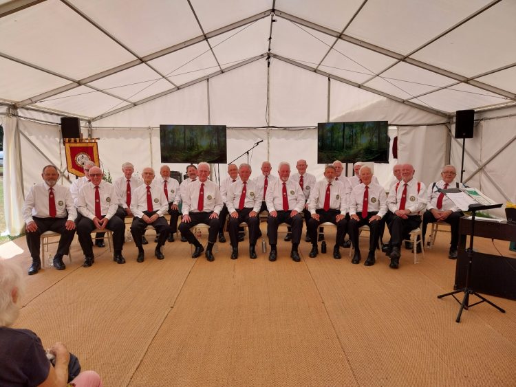 FOODBANK BOOSTED BY DONATIONS FROM NEWCHURCH MALE VOICE CHOIR CONCERT