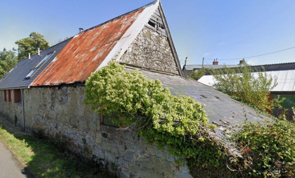 PLANS APPROVED TO TURN ROUD FARM BARN INTO 2-BEDROOM HOME