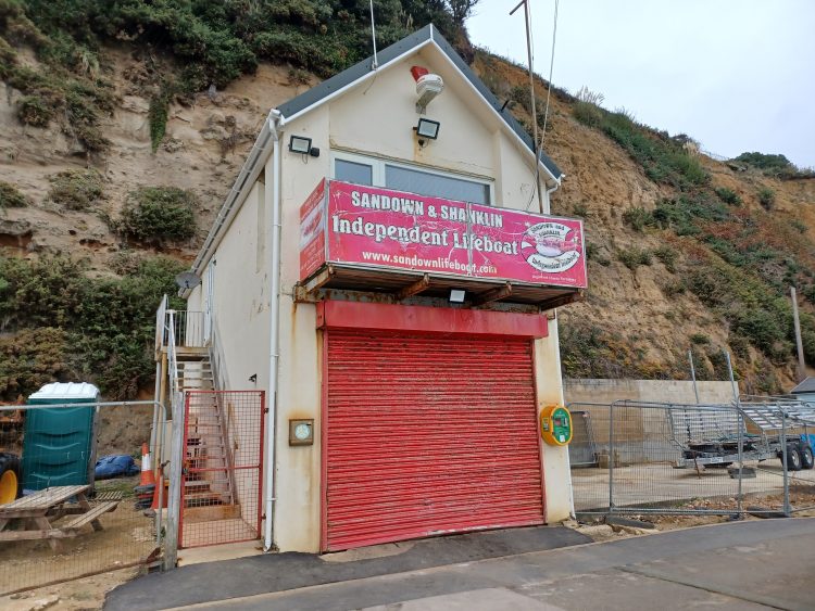 PLANS TO REPLACE SANDOWN LIFEBOAT STATION BACKED BY TOWN COUNCIL
