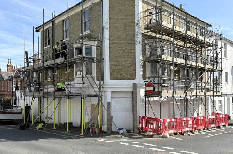 WORK FINALLY STARTS ON SANDOWN EYESORE AHEAD OF NEXT COURT DATE
