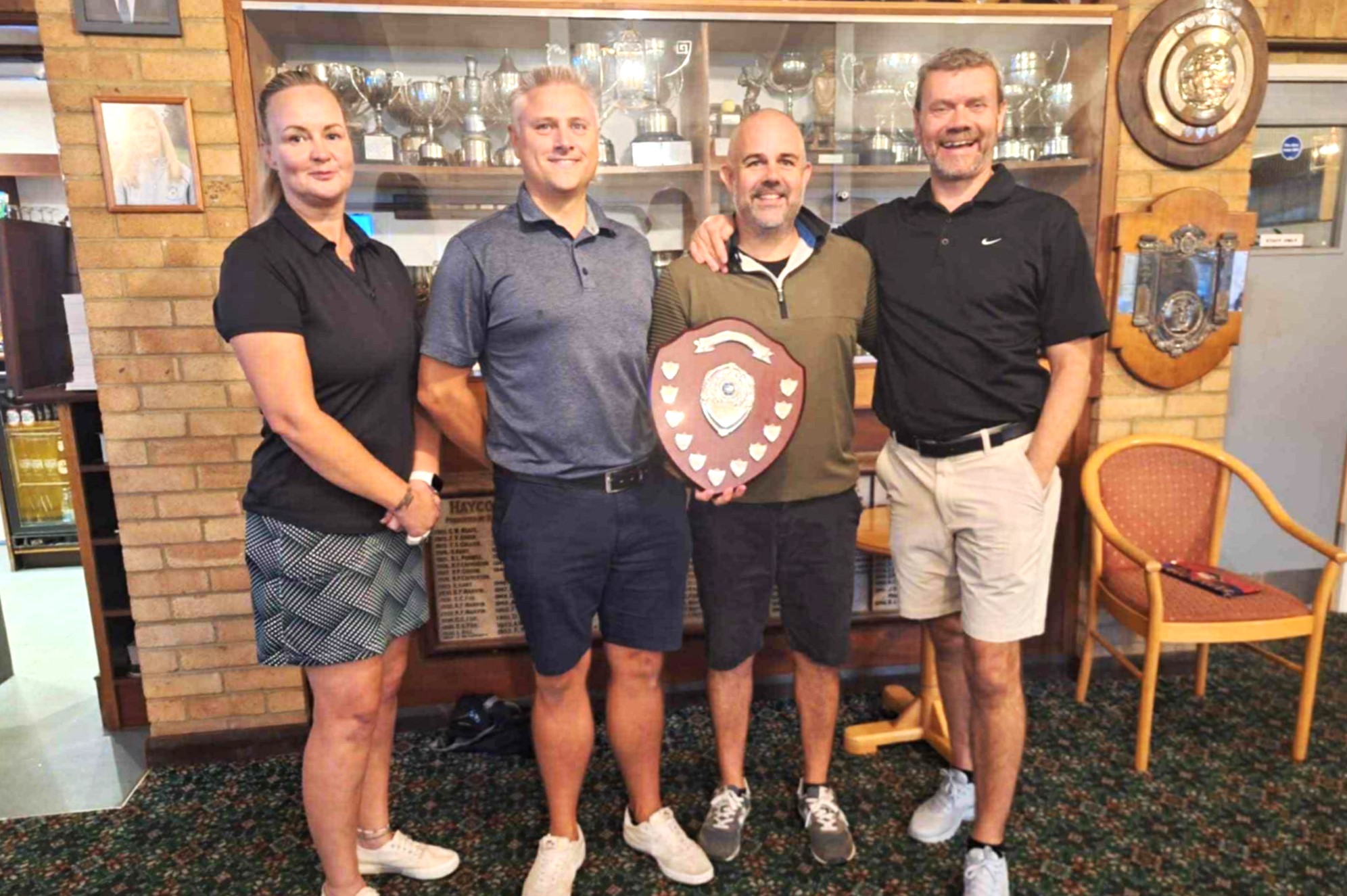OVER £1,500 RAISED AT 999 CHARITY GOLF EVENT FOR THE WIGHT BRAINY BUNCH