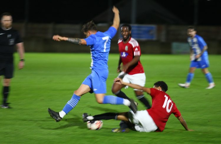 ISLE OF WIGHT FOOTBALL MISERY AS YACHTSMEN STRUGGLE AND VICS GAME ABANDONED