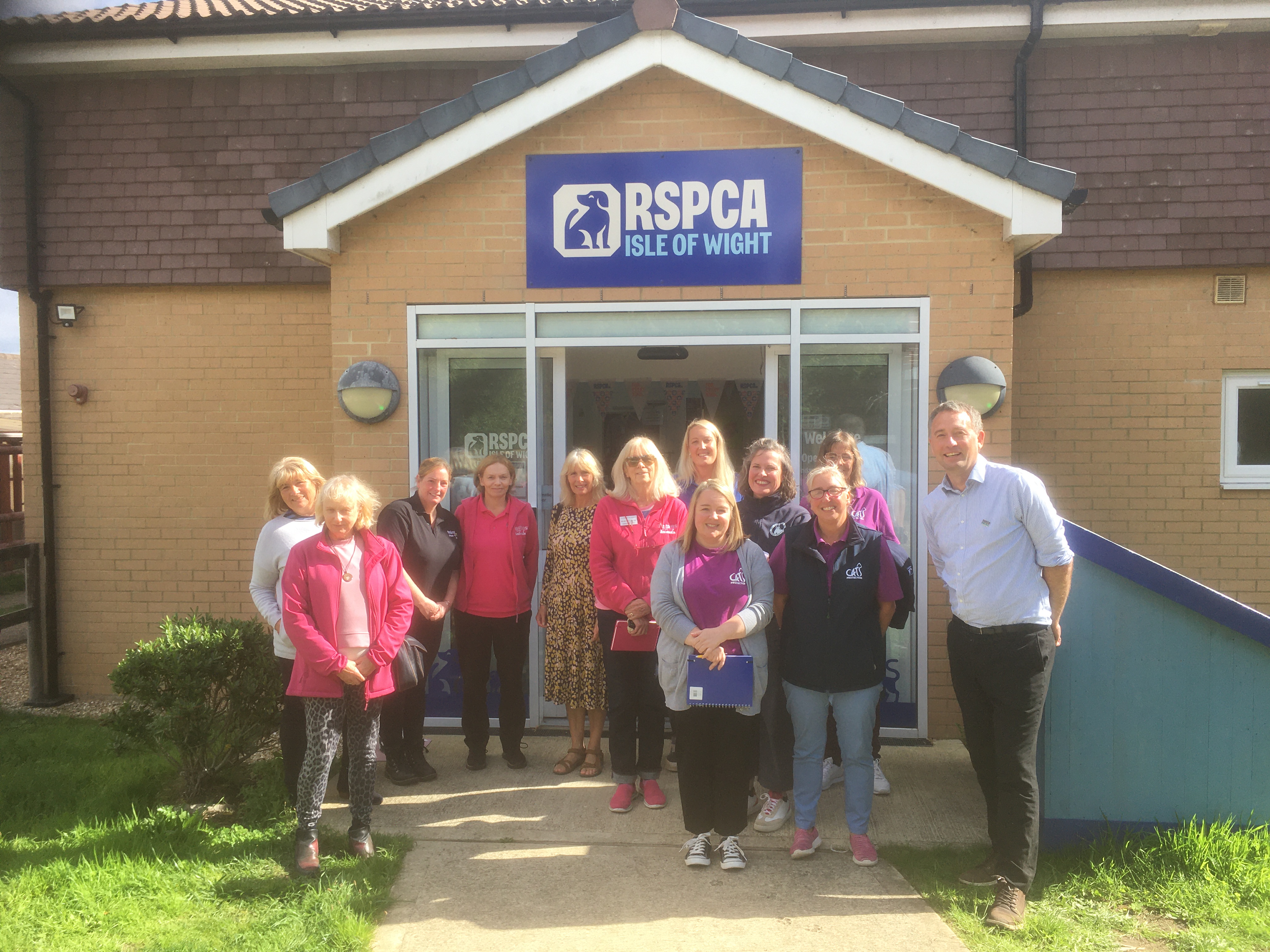 ISLE OF WIGHT ANIMAL CHARITIES UNITE TO TACKLE WELFARE CHALLENGES