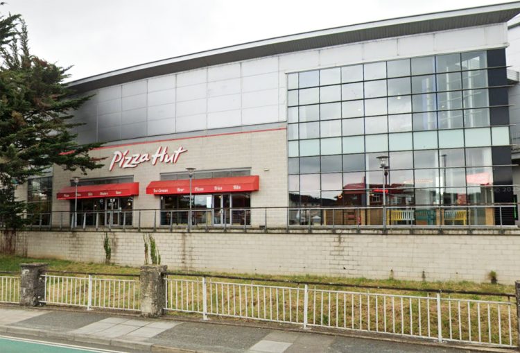 PIZZA HUT DOORS TO REMAIN OPEN ON THE ISLE OF WIGHT AS RESTAURANT SAVED