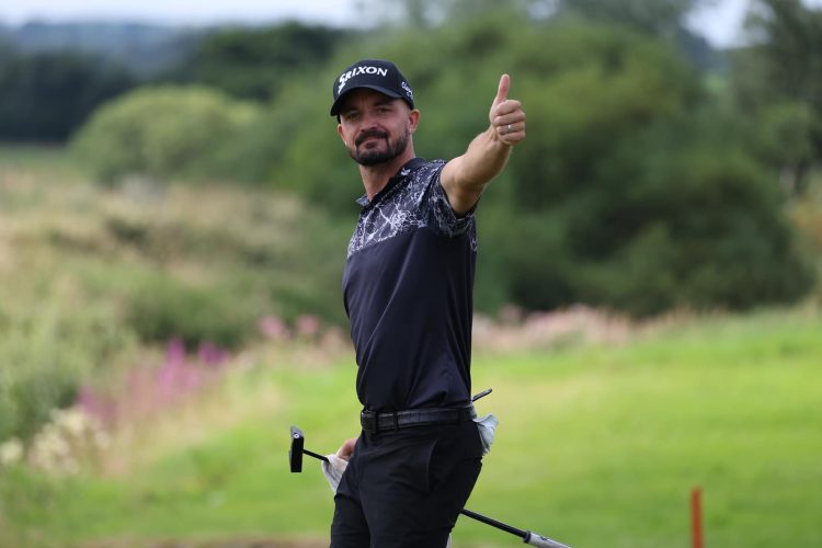 ISLE OF WIGHT’S ROBINSON-THOMPSON PAIRED WITH MCILROY IN DP WORLD TOUR CHAMPIONSHIP