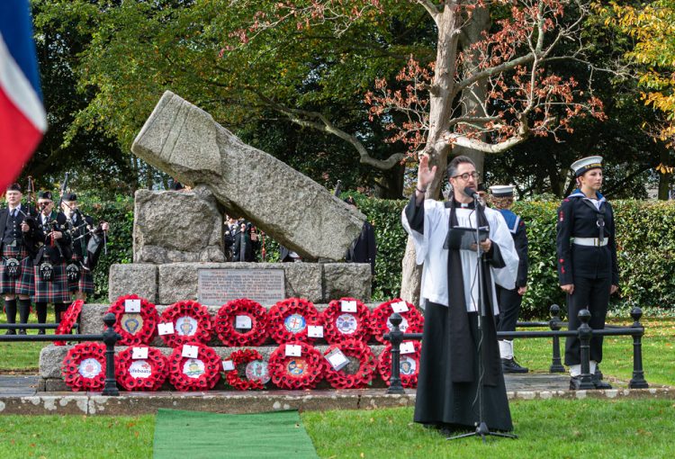 PHOTOS/VIDEO: ISLE OF WIGHT HONOURS THE FALLEN WITH MOVING REMEMBRANCE CEREMONIES