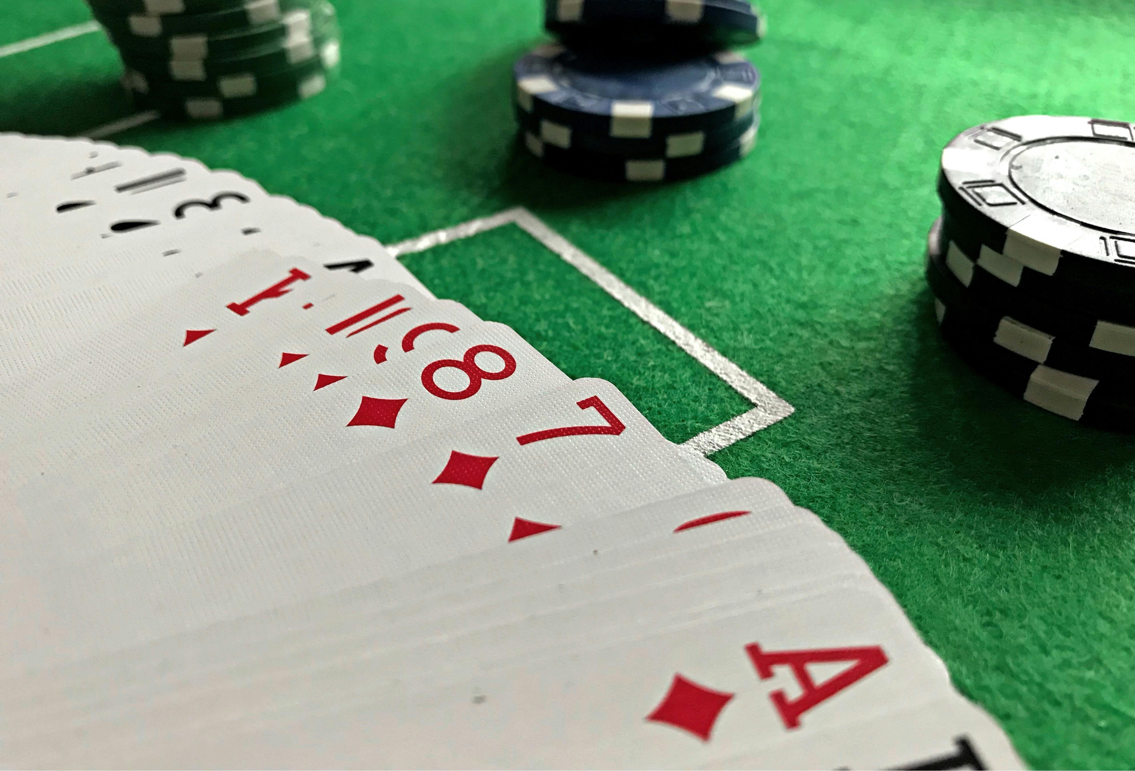 HOW ISLE OF WIGHT PLAYERS CAN BOOST THEIR ODDS AT TABLE GAMES