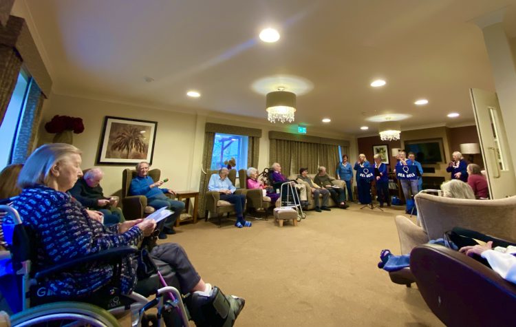 SEA GELS LIFT SPIRITS WITH SINGALONG AT ORCHARD HOUSE