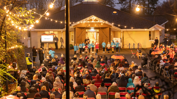 LIGHT UP A LIFE WITH MOUNTBATTEN ISLE OF WIGHT THIS DECEMEBER