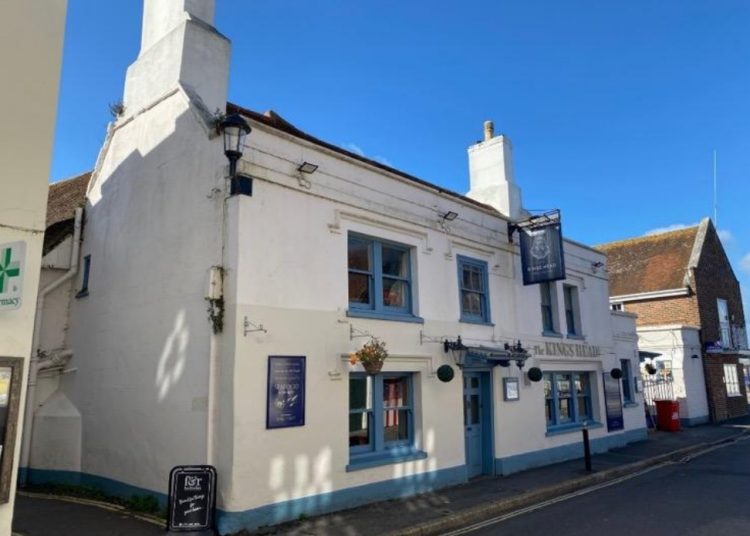 PLANS LODGED TO CREATE BOUTIQUE B&B ROOMS ABOVE YARMOUTH PUB