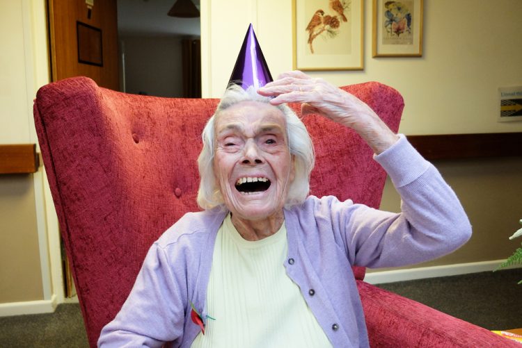 ‘FIRECRACKER’ YVONNE CELEBRATES 104TH BIRTHDAY WITH SHERRY AND LIMO RIDE