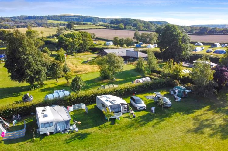 NINHAM COUNTRY HOLIDAYS TAKES TOP REGIONAL HONOURS IN UK CAMPING AWARDS