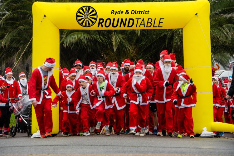 SANTAS TO DESCEND ON RYDE SEAFRONT FOR FAMILY-FRIENDLY FESTIVE DASH THIS DECEMBER