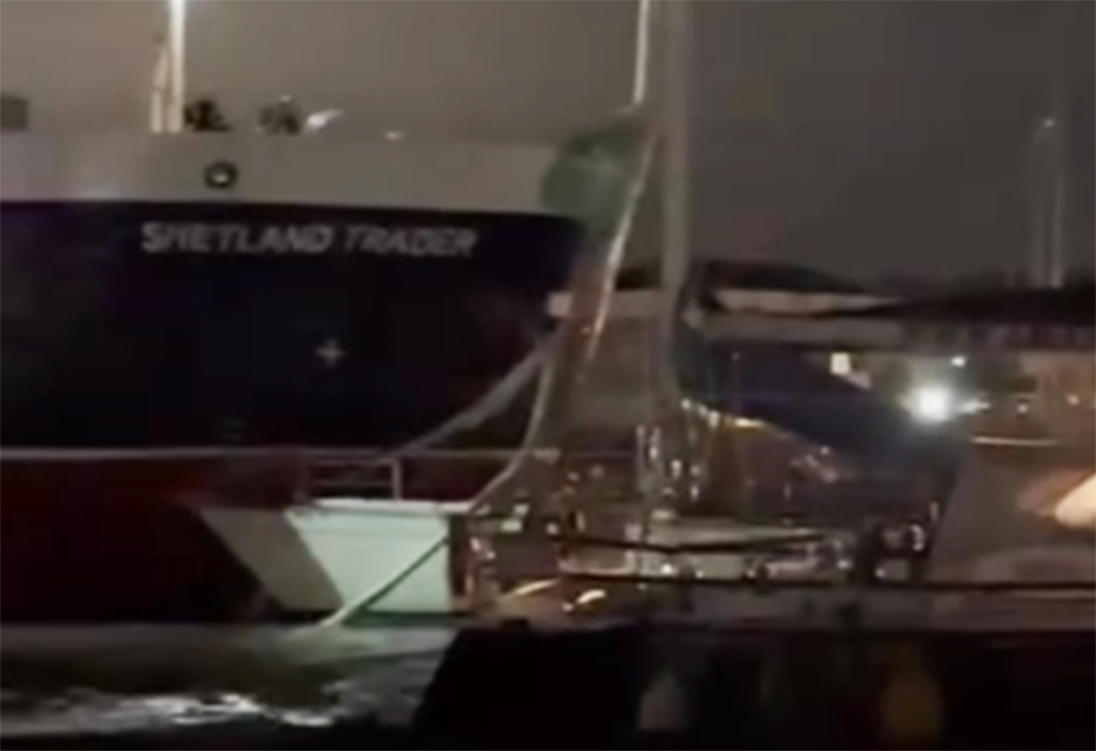 ENGINE FAILURE CAUSES CARGO VESSEL TO STRIKE MOORED YACHTS IN COWES