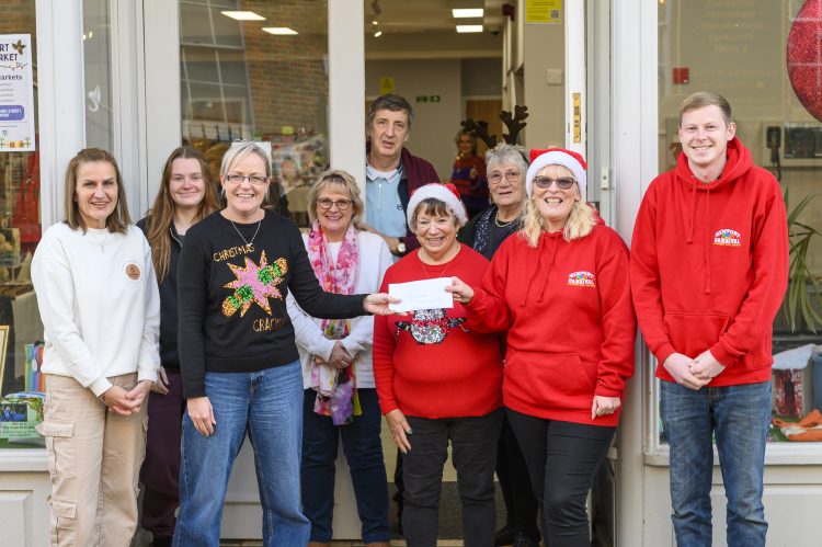 NEWPORT CARNIVAL RECEIVES £1,000 DONATION FROM COUNTY TOWN’S CRAFT MARKET