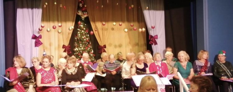 CAROLS AND MINCE PIES RETURN TO BEMBRIDGE VILLAGE HALL THIS DECEMBER