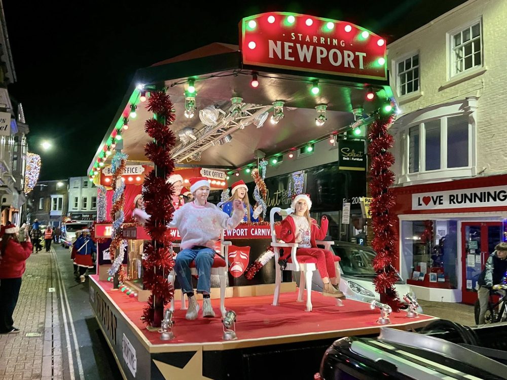 NEWPORT CHRISTMAS CARNIVAL DRAWS HUGE CROWDS DESPITE FREEZING CONDITIONS