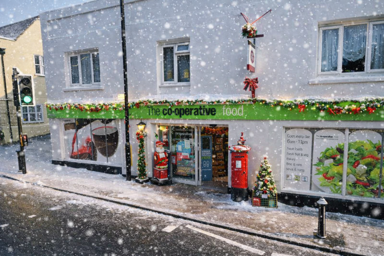 CO-OP TO OPEN 4 ISLE OF WIGHT STORES FOR LIMITED HOURS ON CHRISTMAS DAY