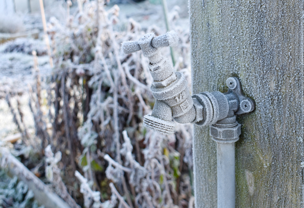 COLD BLAST TO HIT THE SOUTH – SOUTHERN WATER WARNS OF RISK TO PIPES