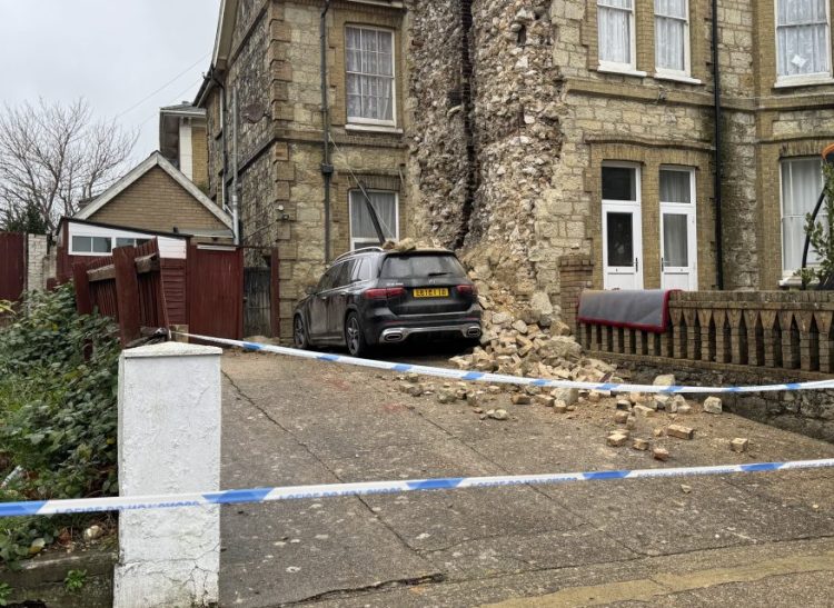 CORDONS IN PLACE AFTER WALL COLLAPSE AT PROPERTY IN SANDOWN