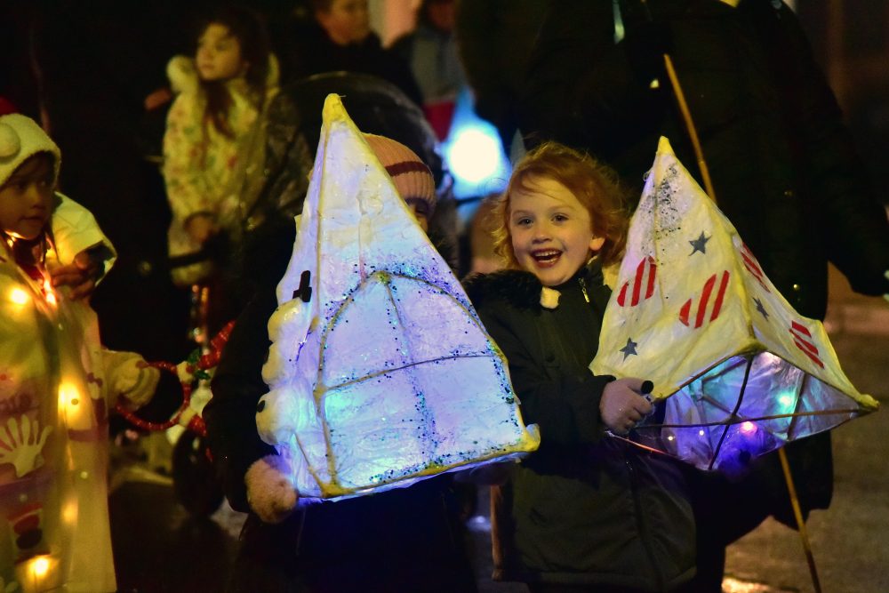 MERRY AND BRIGHT LIGHTS UP RYDE DESPITE STORMY WEATHER