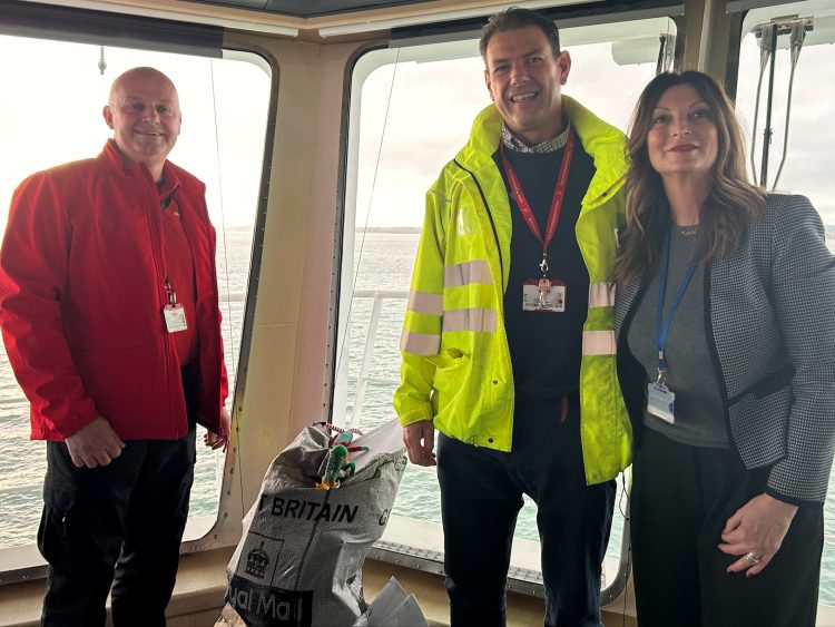 13MILLION CHRISTMAS CARDS AND PARCELS DELIVERED THANKS TO WIGHTLINK AND ROYAL MAIL
