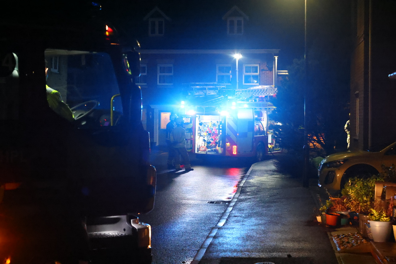 KITCHEN FIRE IN FIRST FLOOR FLAT TACKLED BY RYDE FIREFIGHTERS