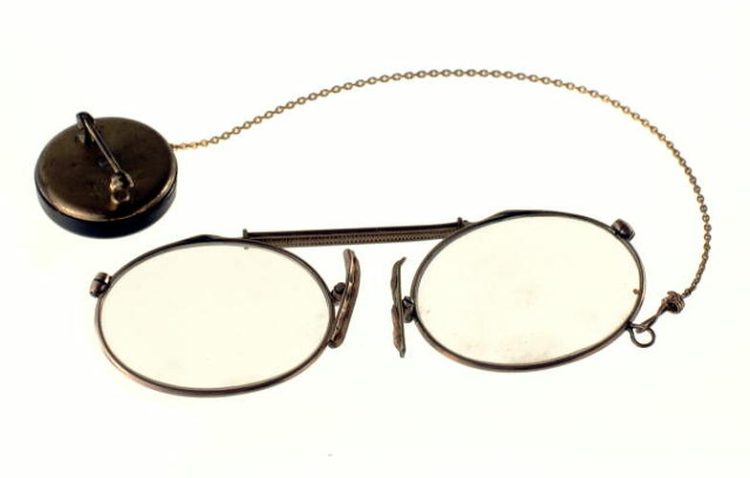 ON THIS DAY: FAKE OPTICIAN JAILED FOR SWINDLING FRESHWATER RESIDENTS 120 YEARS AGO